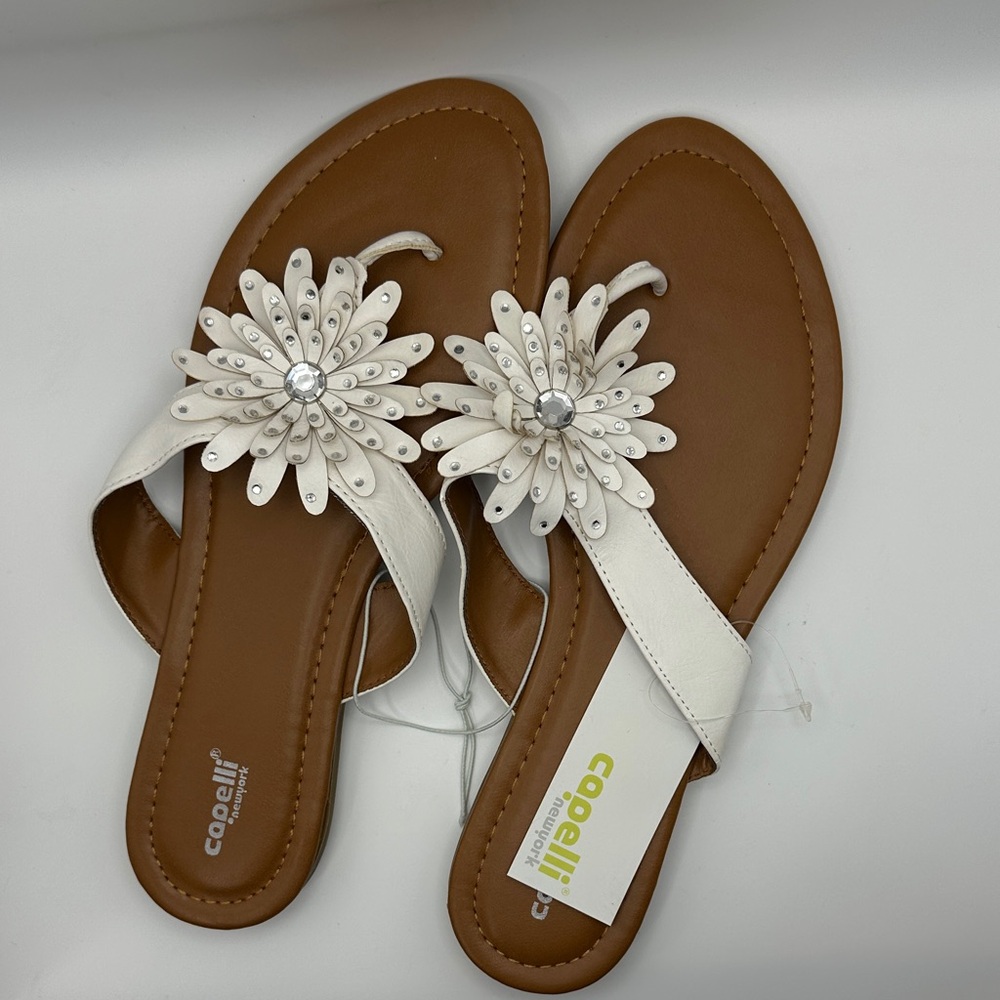 Capelli of New York White Floral Sandals